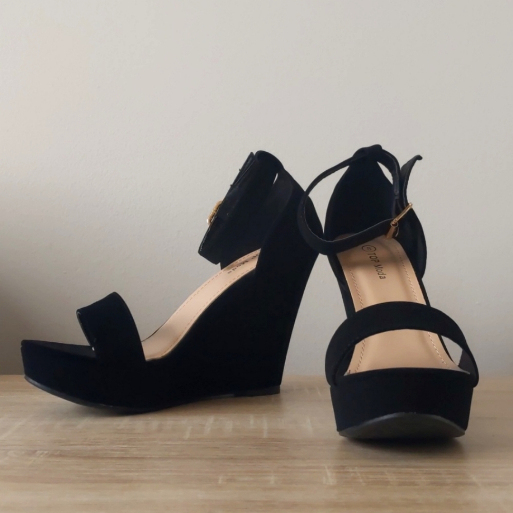 Top Moda black wedges